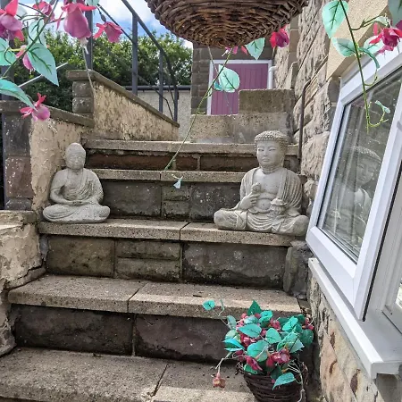 Whitby Retreat Sleeps 5 *